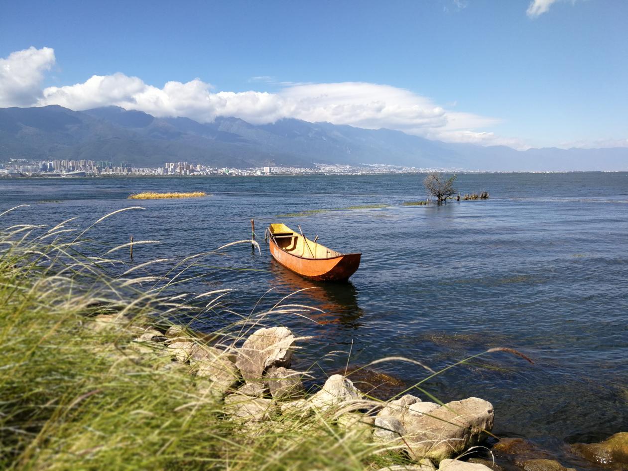 常晶晶+梦想是一片海，我们是航行的船，梦想托着我们，驶向远方.jpg